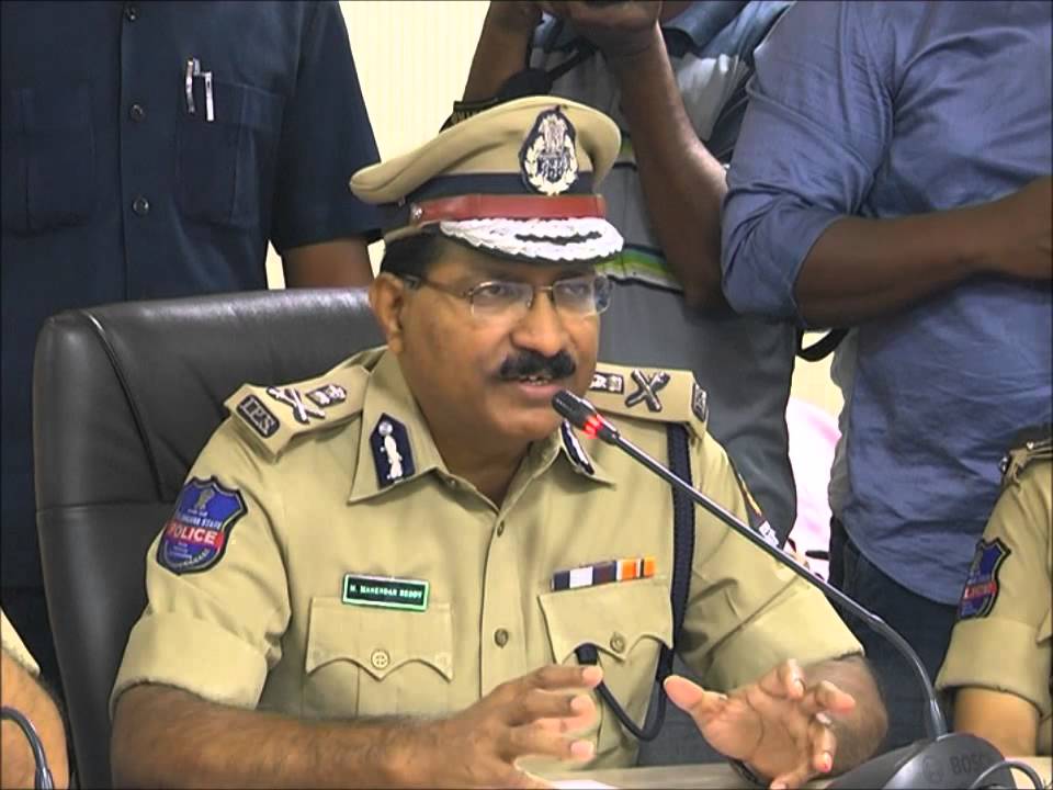 celebratenewyearwithdecency:hyderabadpolicechiefmmahenderreddy